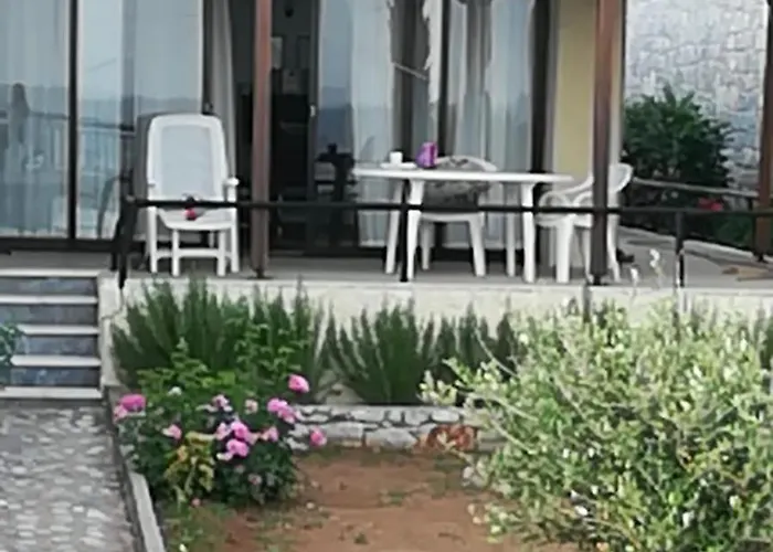 House Koula Semesterbostad