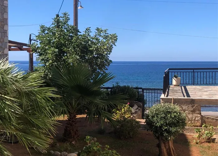 House Koula Casa de Férias Agios Nikolaos (Mani)