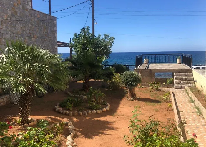 House Koula Semesterbostad